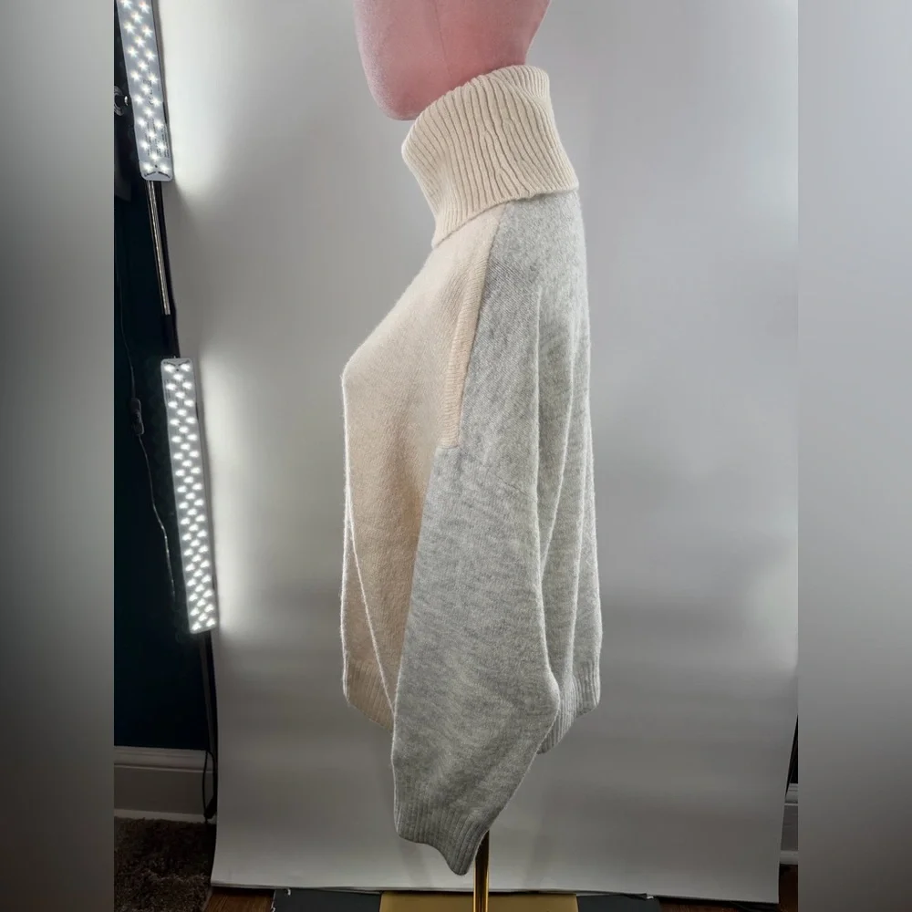 EUC Mango Colorblocked Turtleneck Sweater - Picture 5 of 8